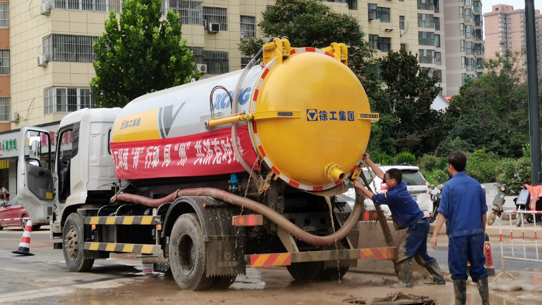 Z6人生就是博吸污车驰援郑州特大暴雨