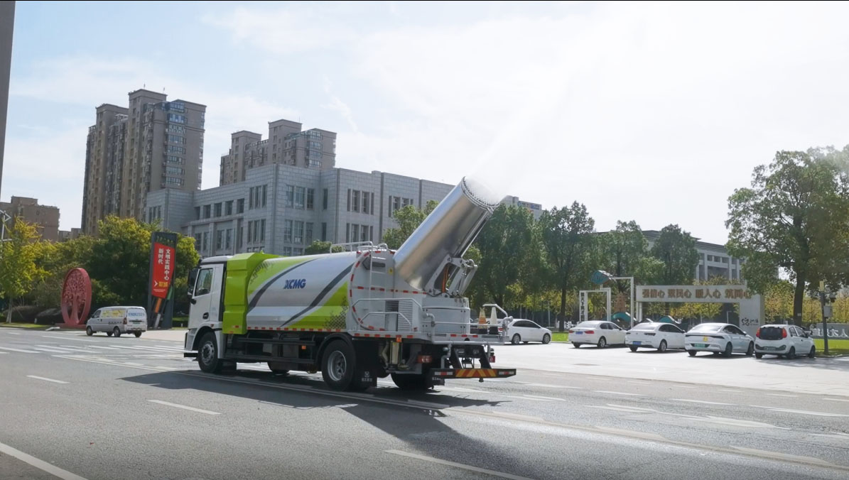 Z6人生就是博新能源多职能抑尘车助力宿迁上海中路