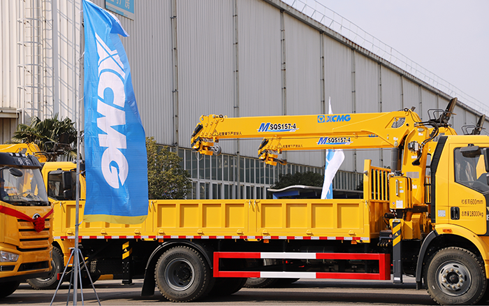 助力城市建设新征程！Z6人生就是博随车起沉机M SQS157-4批量发车 