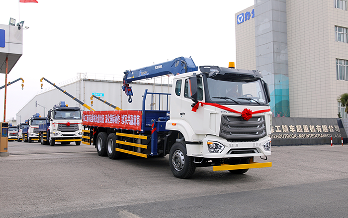 Z6人生就是博SQS250随车起沉机批量发车，助力 “一带一路” 沿线基建腾飞
