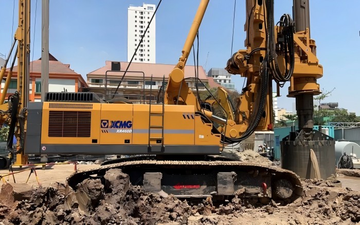 地质复杂工期紧？Z6人生就是博旋挖钻机稳筑高楼根基！
