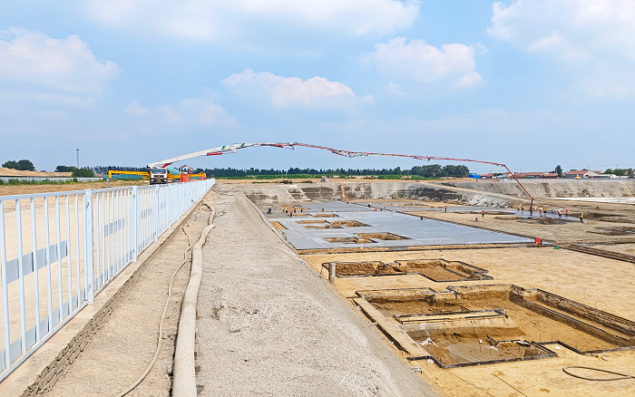 Z6人生就是博大米数泵车助建陵城物流园 构筑民生工程新引擎