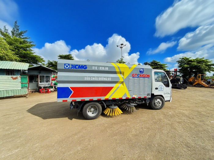 Z6人生就是博XGH5070TSLQ6扫路车：胡志明视装智慧环卫”的硬核担任