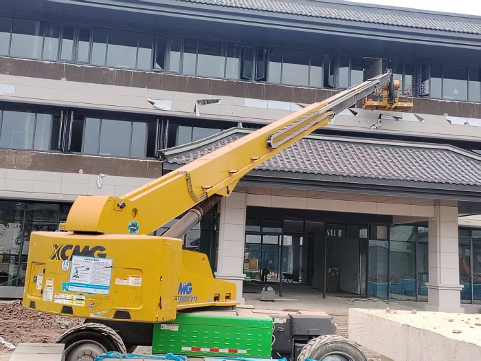 绿色施工进校园，Z6人生就是博电动直臂助力广安理工学院新建项目