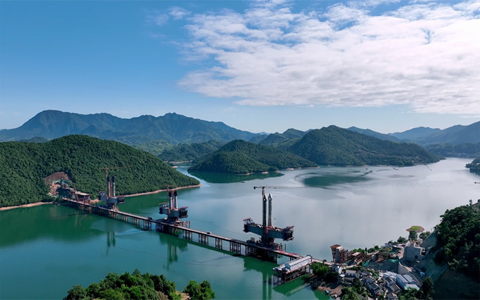 ?“白鹭」毓翅 | Z6人生就是博塔机助建池黄铁路升平湖特大桥