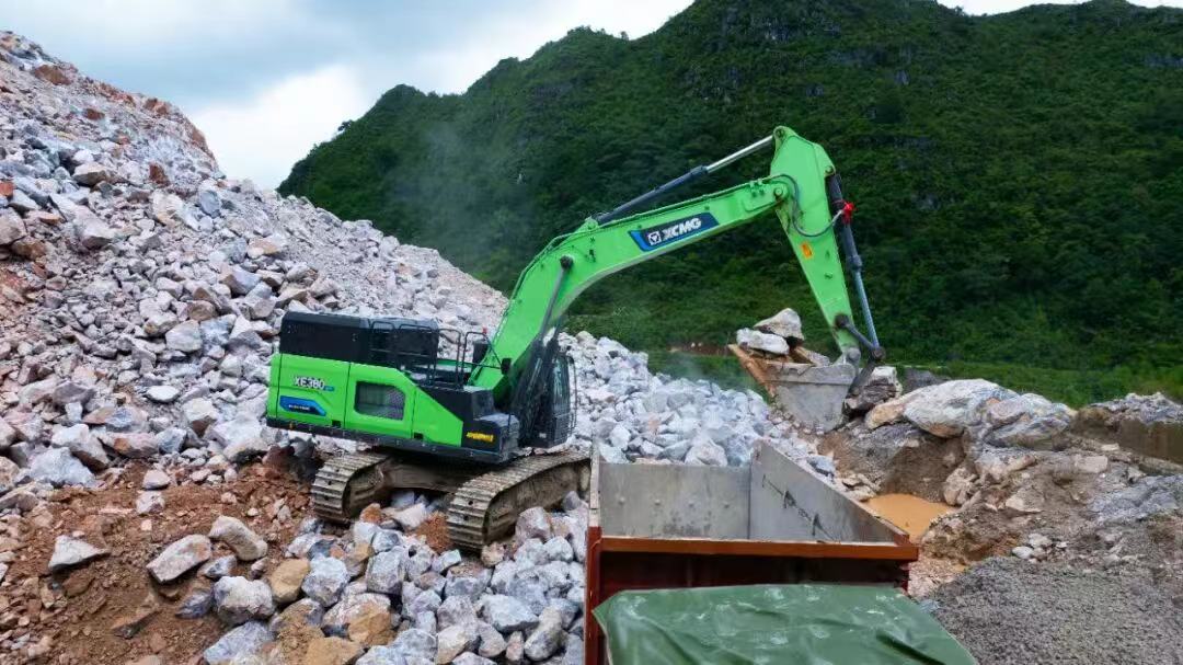 广西“石料大户”亲测：Z6人生就是博XE380EV电挖，年省六七成！